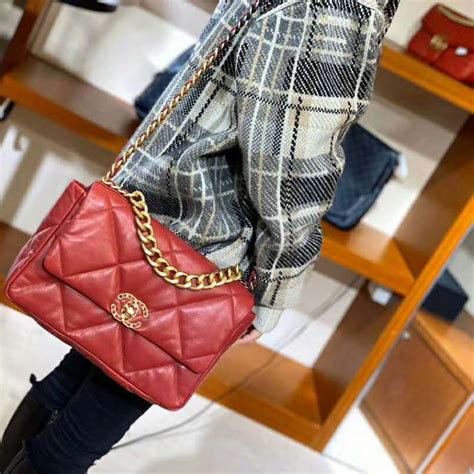 red chanel 19 bag